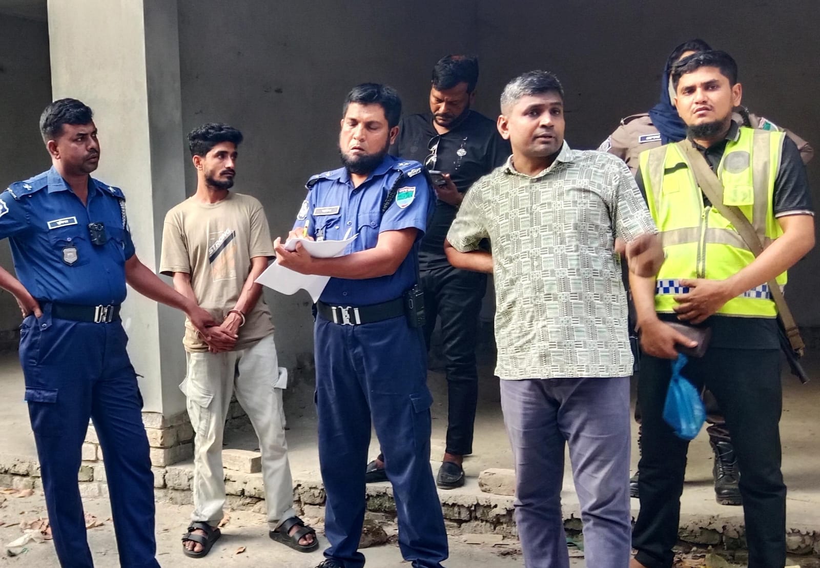 ফকিরহাটে ১২ পিস ইয়াবাসহ যুবক আটক